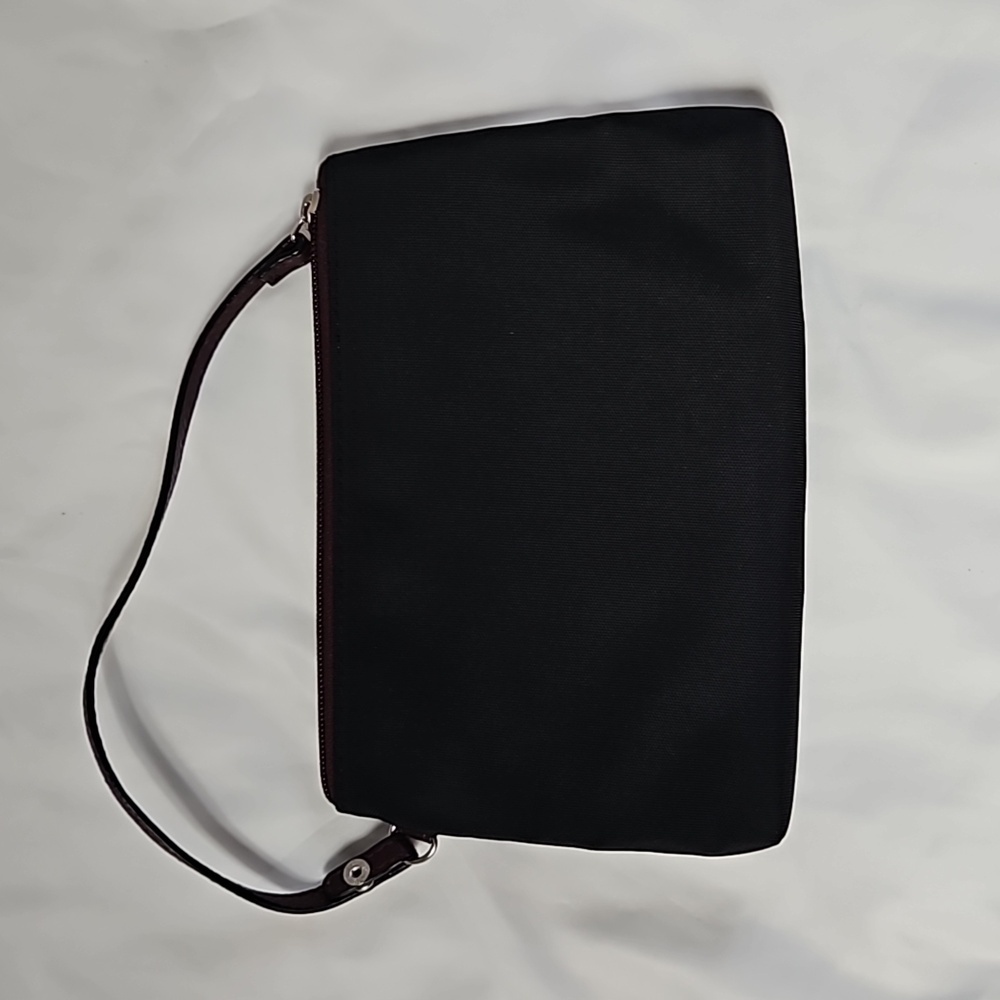 LEVENGER WRISTLET IN BLACK WITH BURGUNDY DETAILING